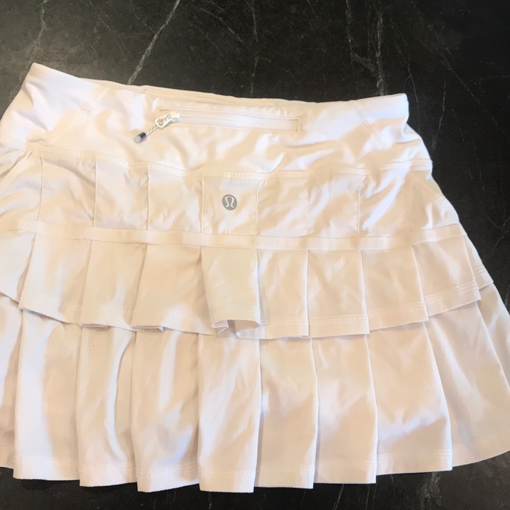 Lululemon White pacesetter skirt size 2